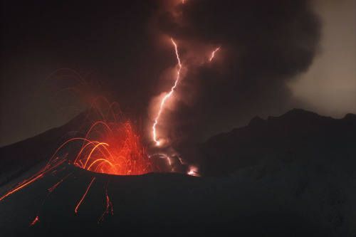 scinerds: Amazing Volcanic Photography of Martin Rietze