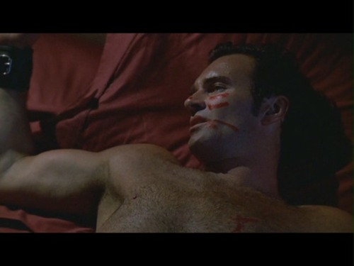 men-movies-violence: Nip Tuck  1x09