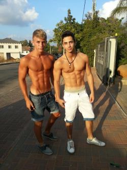 malenipshadows:  Two of the finest bros from