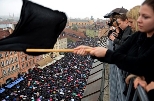 picturepowderinabottle:3.10.16  Thousands of women in black went on strike across Poland on Monday, closing down restaurants, government offices and university classes, and blocking access to the ruling party headquarters in Warsaw to protest against