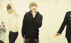 baekpoe:  Dumb and dumber. 