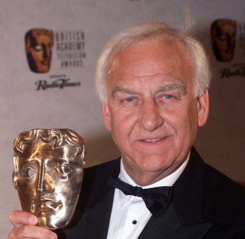 maturemenoftvandfilms: John Thaw (3 January 1942 – 21 February 2002) Physique: Average BuildHe