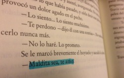 listen-my-music:  porque-callar-si-naci-gritandoo:  coffe-is-cold:  Maldita sea, te amo.  Q libro es?  Maravilloso desastre de Jamie McGuire