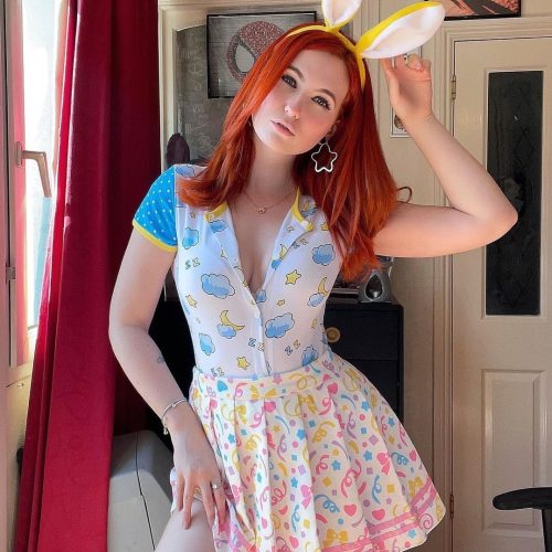 Repost @arielle_fox_official Hoppy Easter!! Did the Easter bunny bring you eggs?Follow us @littlefor