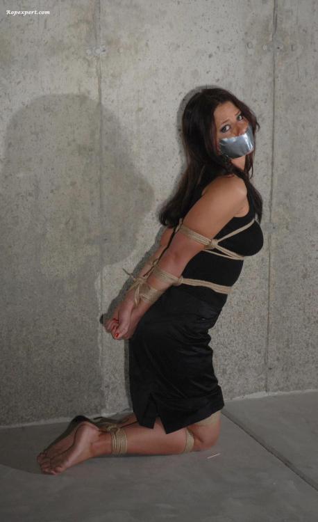 boundsilence:  Tightly tied  