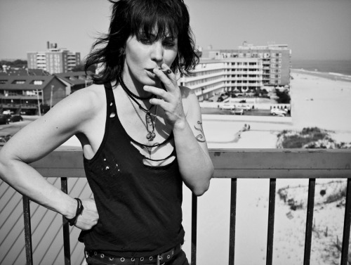 scaryoddity:Joan Jett photographed by Mark Abrahams
