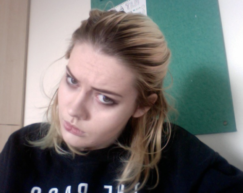 duhhvana:  today’s look: an elf that could quite possibly mug you