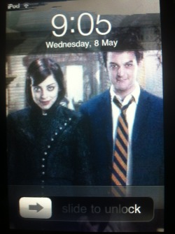 delphcormier:  My iPod lock screen ♥