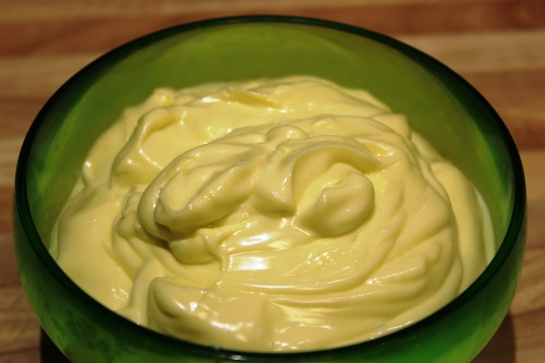 the-fairy-cream: Homemade mayonnaise. First time!!!