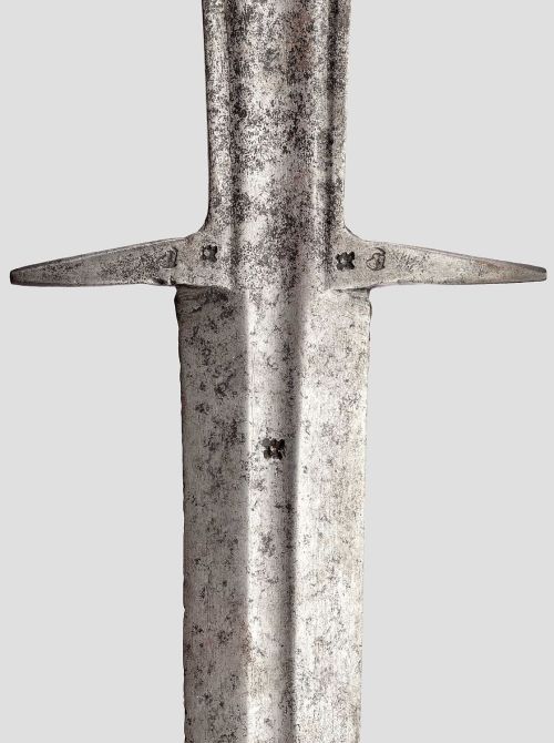 art-of-swords: Two-hand SwordDated: circa 1520-30Culture: GermanMeasurements: overall length 180cm; 