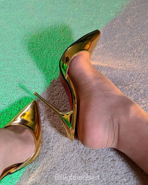 Green Influences#greeninfluences #highheels #highheelmules #goldmules #stilettos #stilettoheels #sti