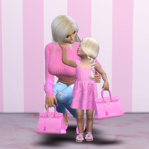 xplatinumxluxexsimsx:‘Twinning with Mama’      Bag Poses• Pose Pack created to be used with my Baby 