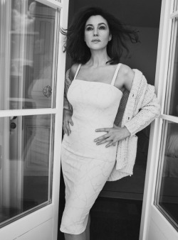 bellucci-bella:  Monica Bellucci by Alex