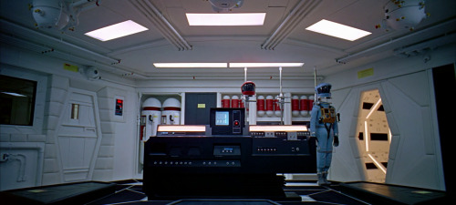 verachytilovas:2001: A SPACE ODYSSEY (1968) dir. Stanley Kubrickcinematography by