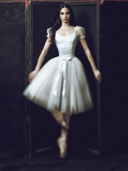 artemisdreaming:  Ballet by Kikala | Mamuka Kikalishvili  Looks like pure Degas