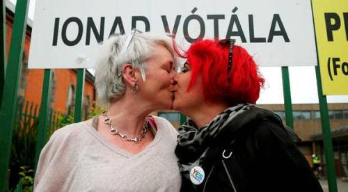 after huge voting turnouts, Ireland becomes the first country in the world to legalise same-sex marr