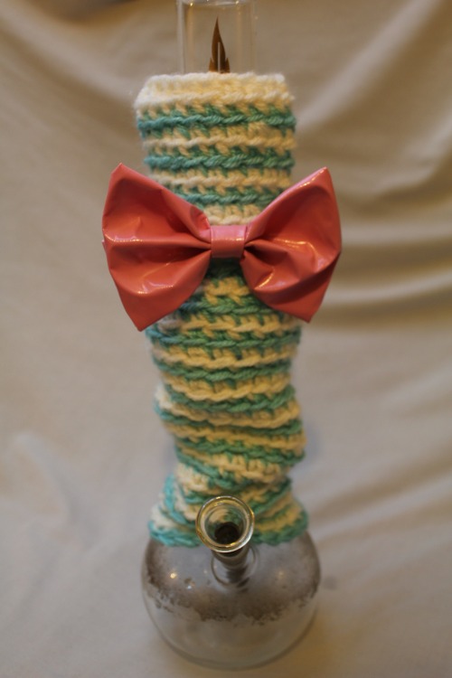 fadcollective: bong cosies? bong cosies! 100% handmade crochet’d smoke weed erry day and look adora