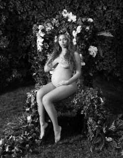 goodvibesndthickthighs:  Beyonce’s Iconic Maternity Photoshoot