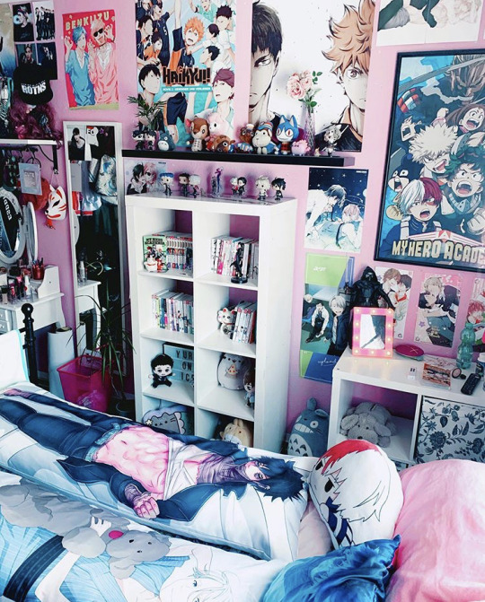 anime otaku bedroom