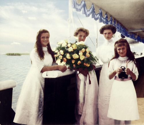 Maria, Olga, Tatiana, Anastasia | 1912.