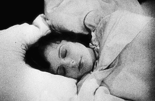 littlehorrorshop:Barbara Kent in Lonesome, 1928 https://painted-face.com/