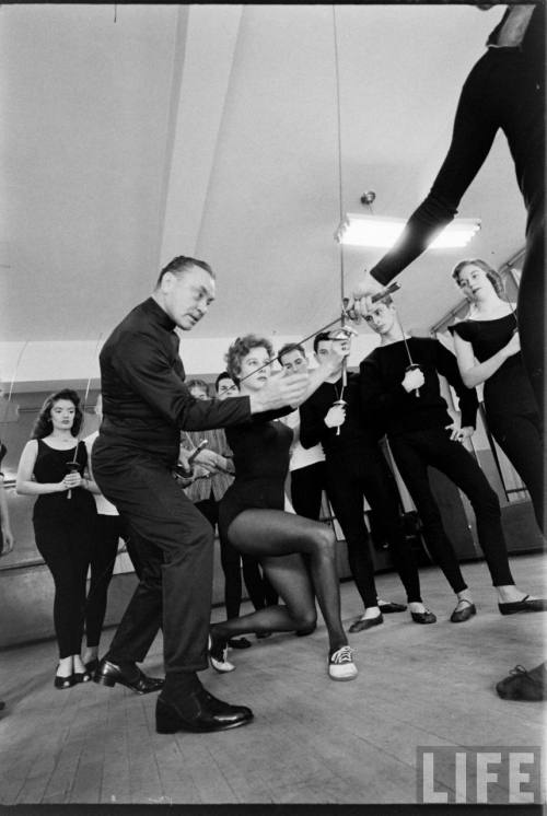 Fencing lessons for drama students(Gordon Parks. 1959?)