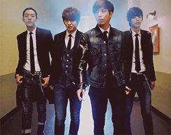 17oct:   that cnblue walk ~           