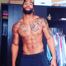 dominicanblackboy:  Sexy tatted hotboy you