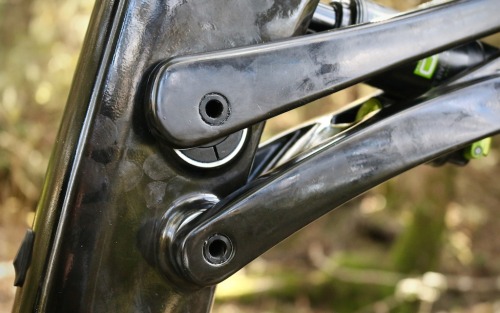 aces5050:(via Review: Six Months on Structure’s Wild Looking Cycleworks SCW 1 - Pinkbike)