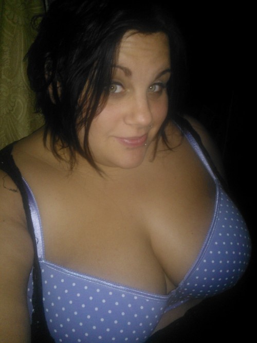 chubby-bunnies: My name is Rachel. 30 yrs old-size 28/30 3rd submission. Be my Valentine? come say h