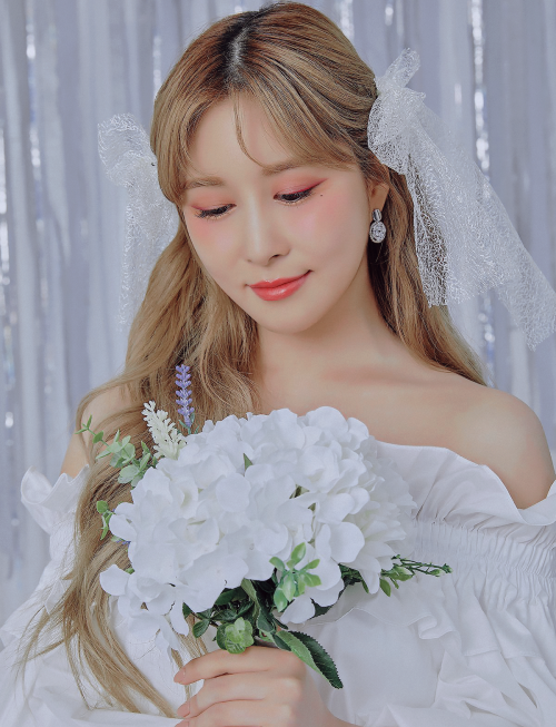 wjsns: dayoung universe photoshoot: light silver