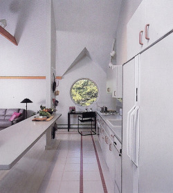 80sdeco:  90s grey counter, porthole window,