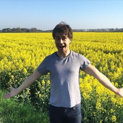 rybaksfacebookies:  10/5-2016 Alexander Rybak on Instagram.   Good luck to all of you in#eurovision tonight! For me, the contest is about joy! So I’ll be hoping for a song that makes me feel like THIS!☝🏼️🌞 Greetings from sunny Sweden.   -Sara