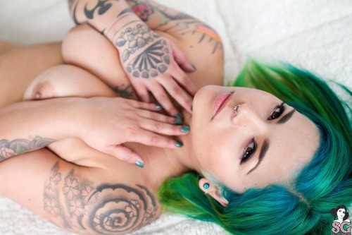 allthegirls-i-like:  Fe - Green Poison