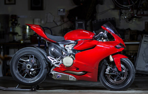 Ducati Panigale 1199 by Shofner Films Photography on Flickr.More bikes here.