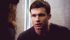 believeinmikita:“Ryan’s coming on a little strong don’t you think..”
