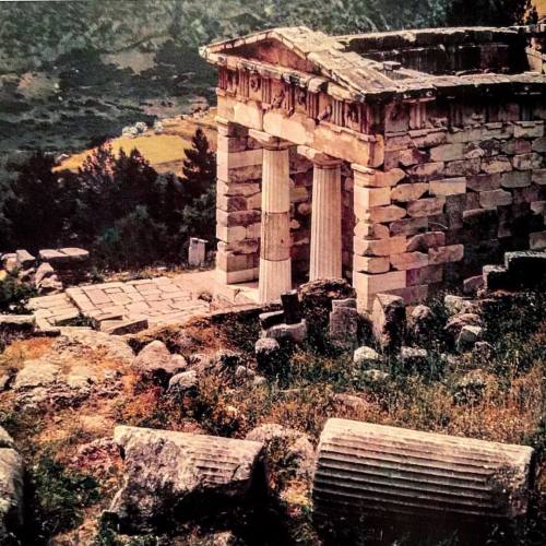 #delphi #delfoi #greece #ancientgreece #ancientruins #remains #archaeology #ancientworld #ancienthis