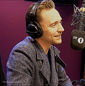 Tom Hiddleston promoting Kong: Skull Island on the Nick Grimshaw Show, 1st March 2017