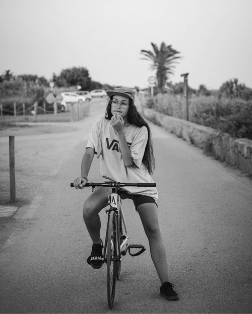 fixiegirls: Repost from @fixeduo My love for this mataro is only going up @aventonbikes