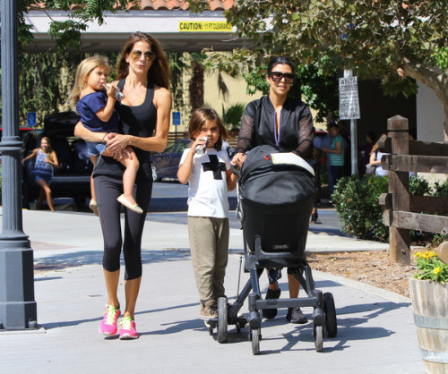 September 5th- Kourtney, Mason, Penelope & Reign at the Farmer’s Market in Calabasas