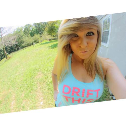 DRIFT THIS #blonde #blueeyes #selfie #driftthis #localmotors #summertime #cargirl #newfavoriteshirt 