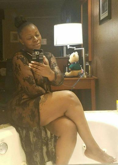 nakedfreakyblackmilfs:  