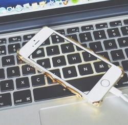 Teenagepics:  If You’re A Teen You Must Follow This Blog. 