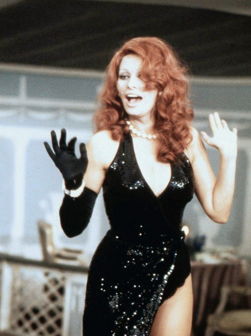 misssophialorens:Sophia Loren in a publicity still for La Pupa Del Gangster (1975)