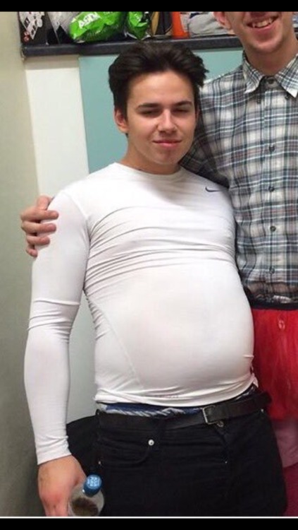 lucydonaghan: Does he really think that Lycra undershirt fits?? Not that I’m complaining&helli