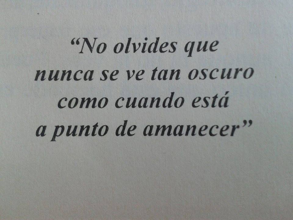 somospandaspordentroyporfuera:  -Una chica invisible. 