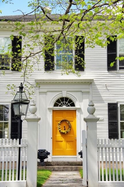 oldfarmhouse:Accents of Shades Of Yellowwww.flickr.com/whitefarmhouse