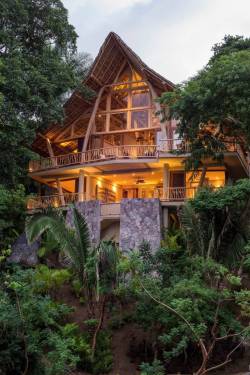 life1nmotion:  Treehouse in Mexico by de