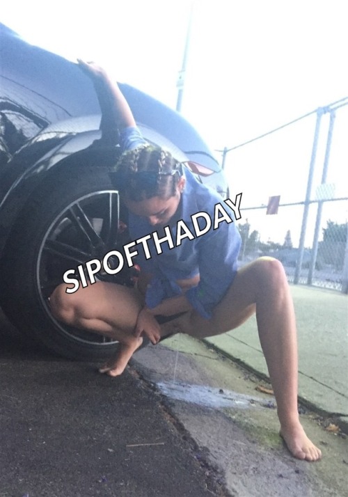 celeb-eggplants:  sipofthaday0:  PISSY MILEY  She was really trashy…