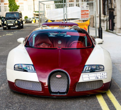 luxurysupercars:  BUGATTI VEYRON!